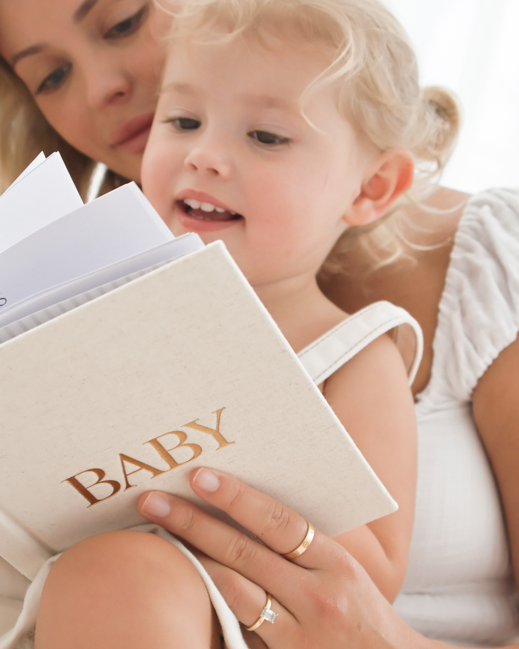 Modern Baby Journal – Track Milestones and Special Moments