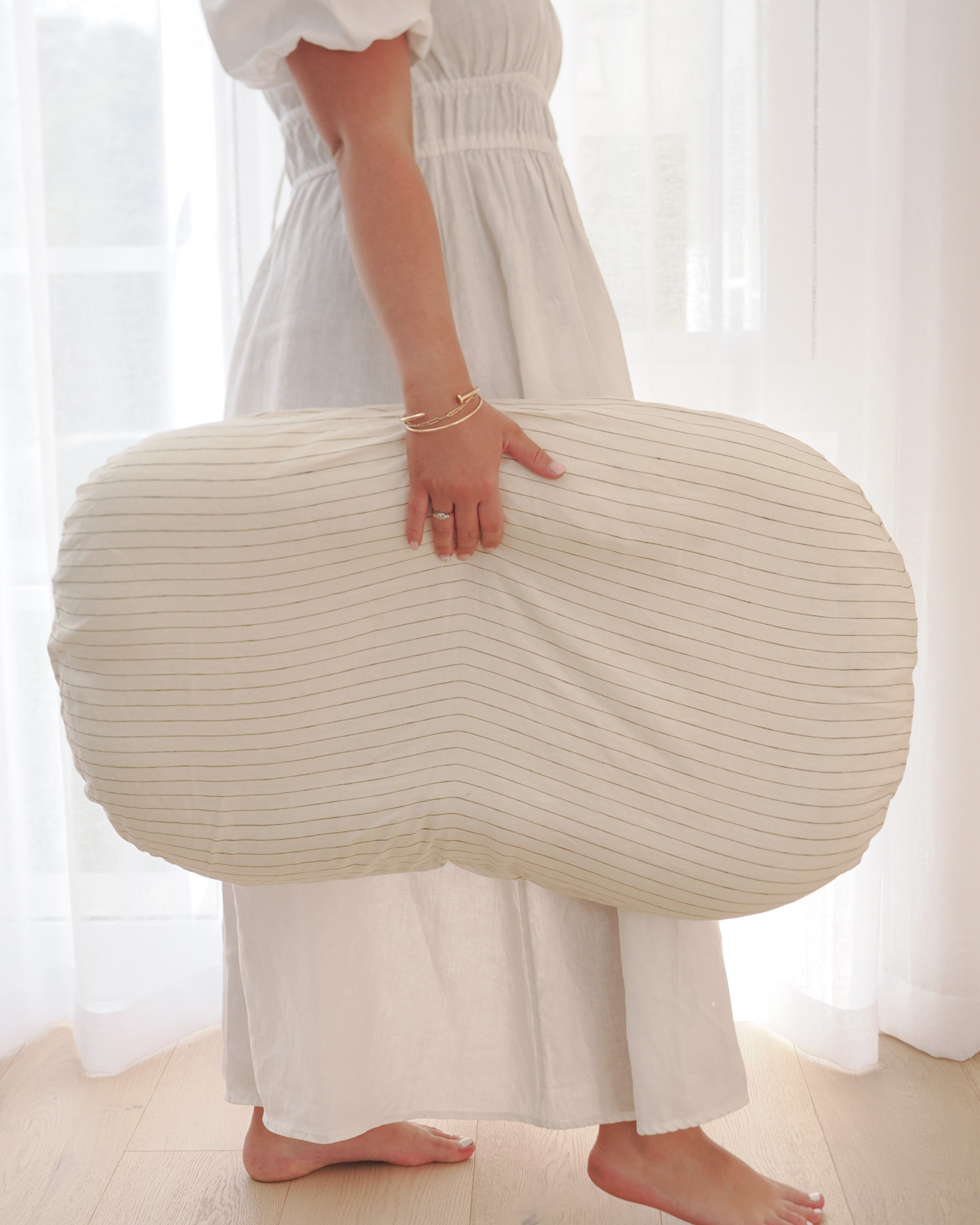 Premium baby lounger for gifting new mums