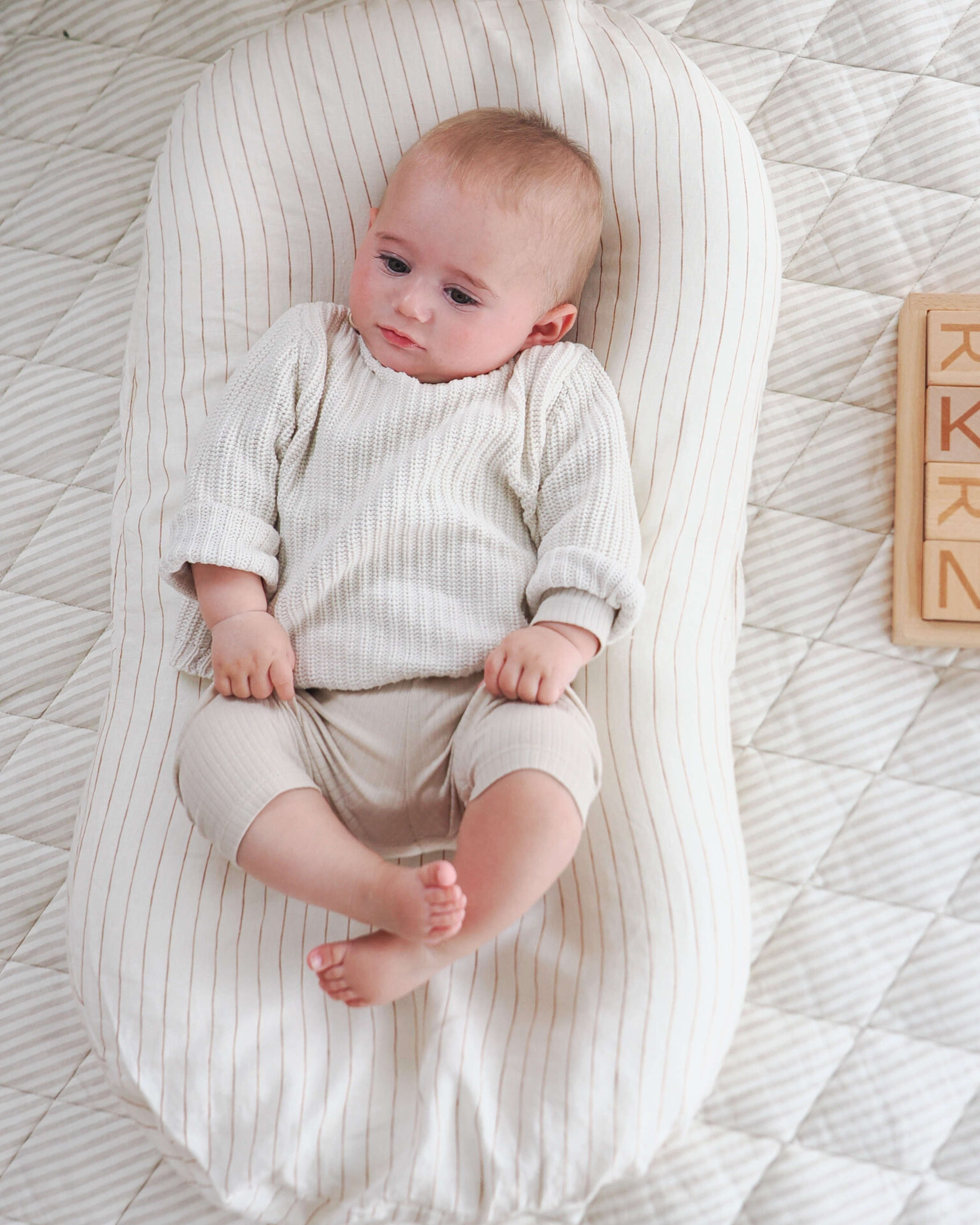 Lightweight baby lounger for around the home