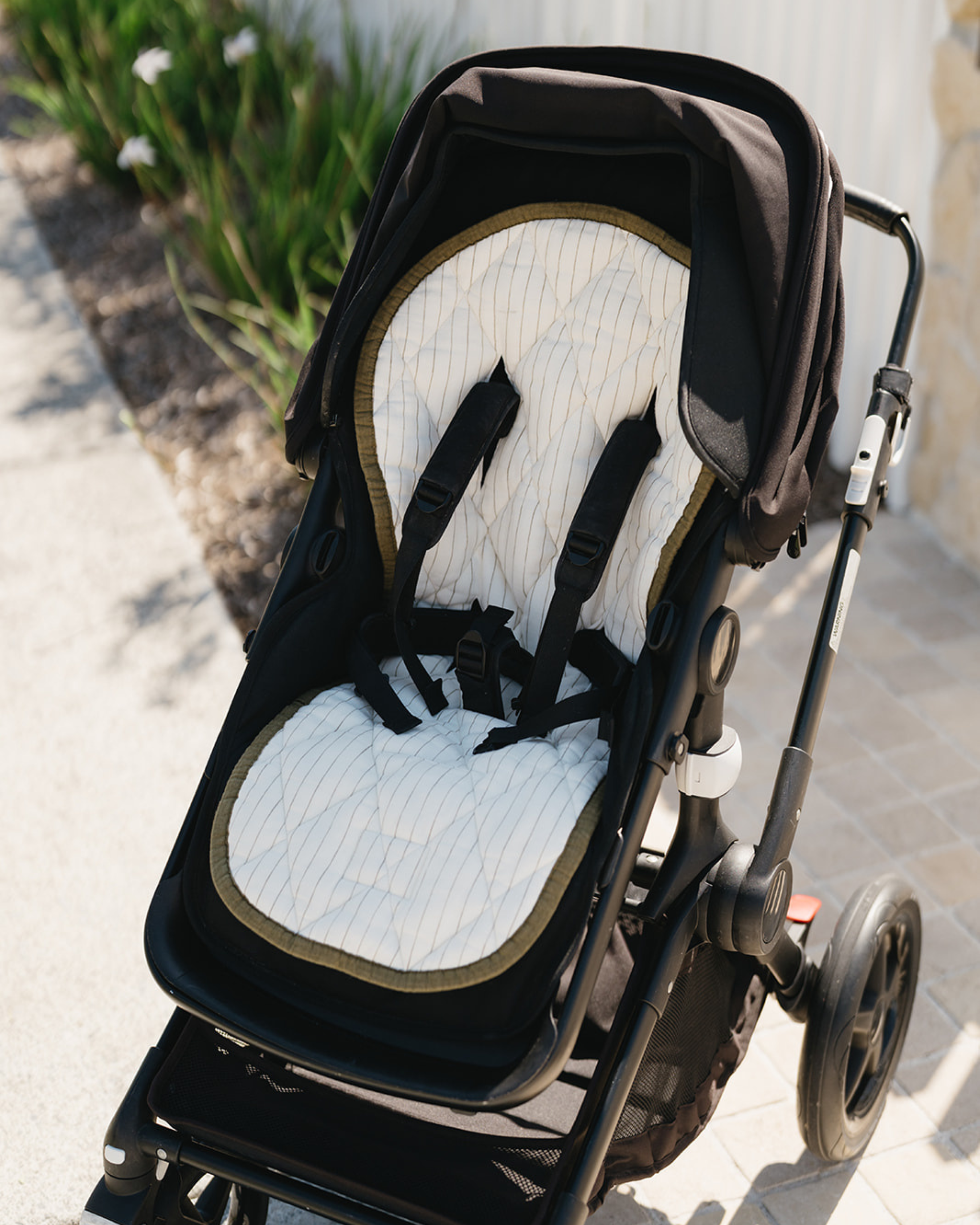 Comfortable pram liner in pure linen fabric