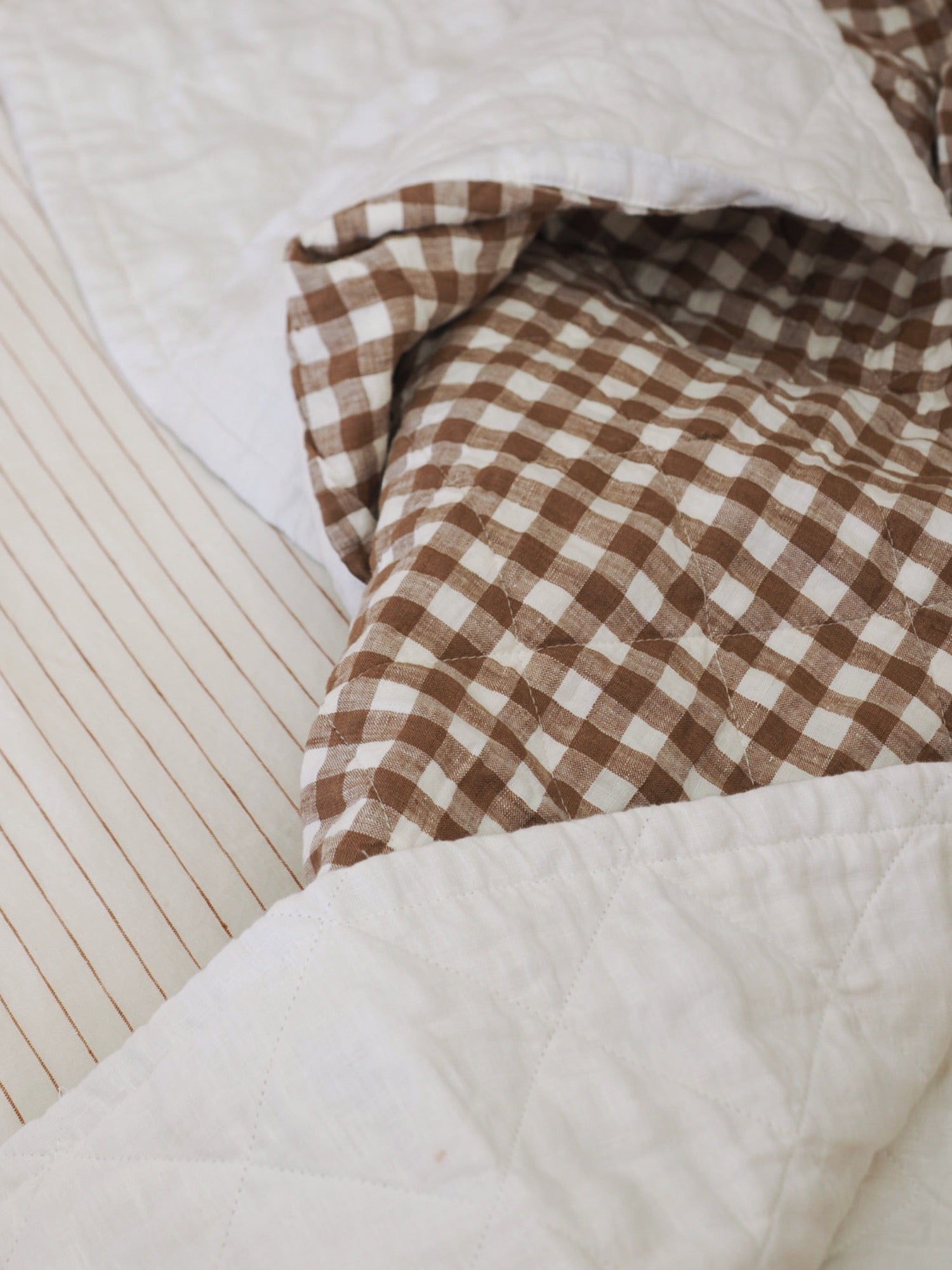 Linen Cot Quilt - White and Coco Gingham