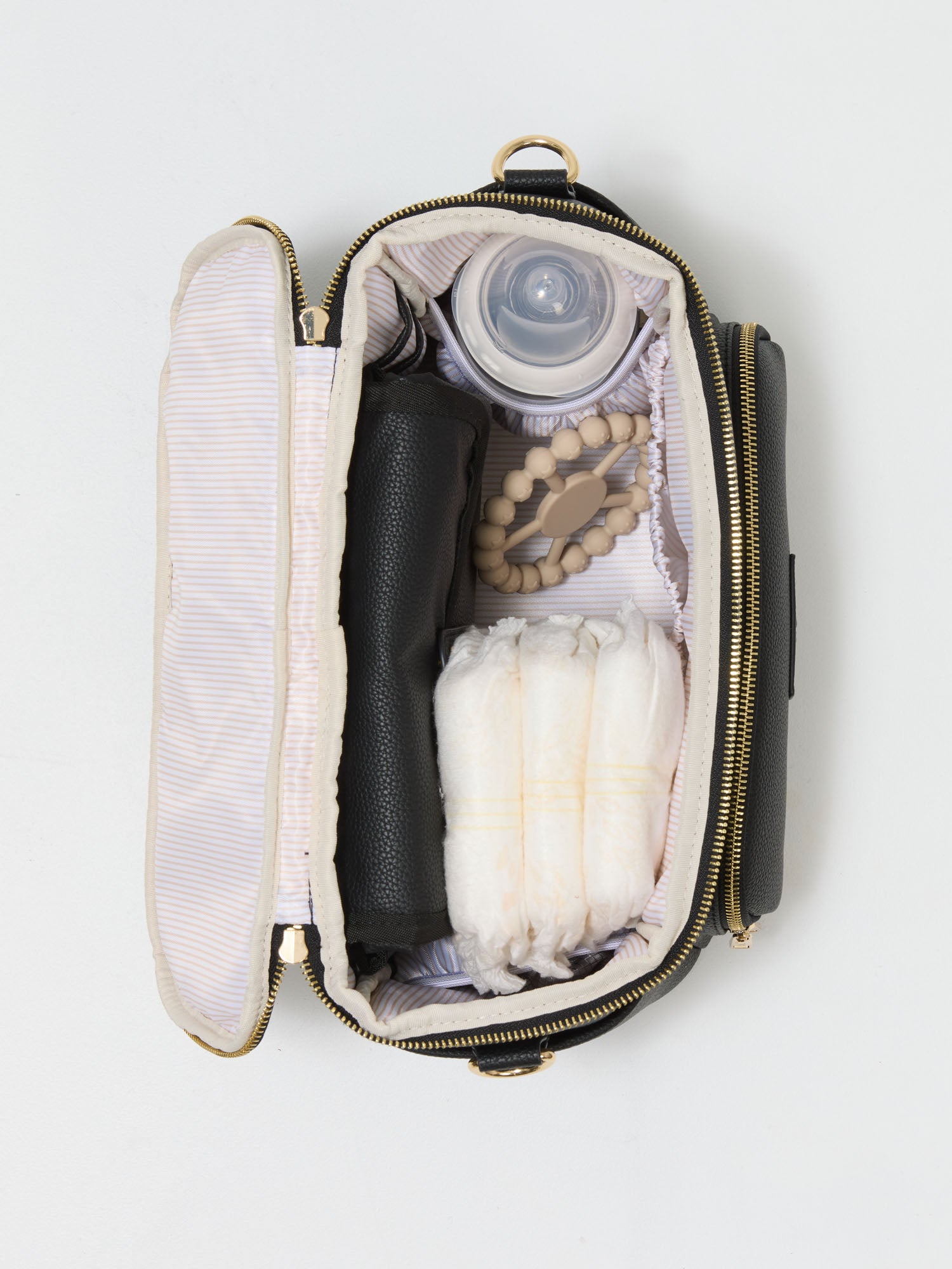 Spacious pram organiser with zip closure, bottle holders and storage pockets for baby essentials