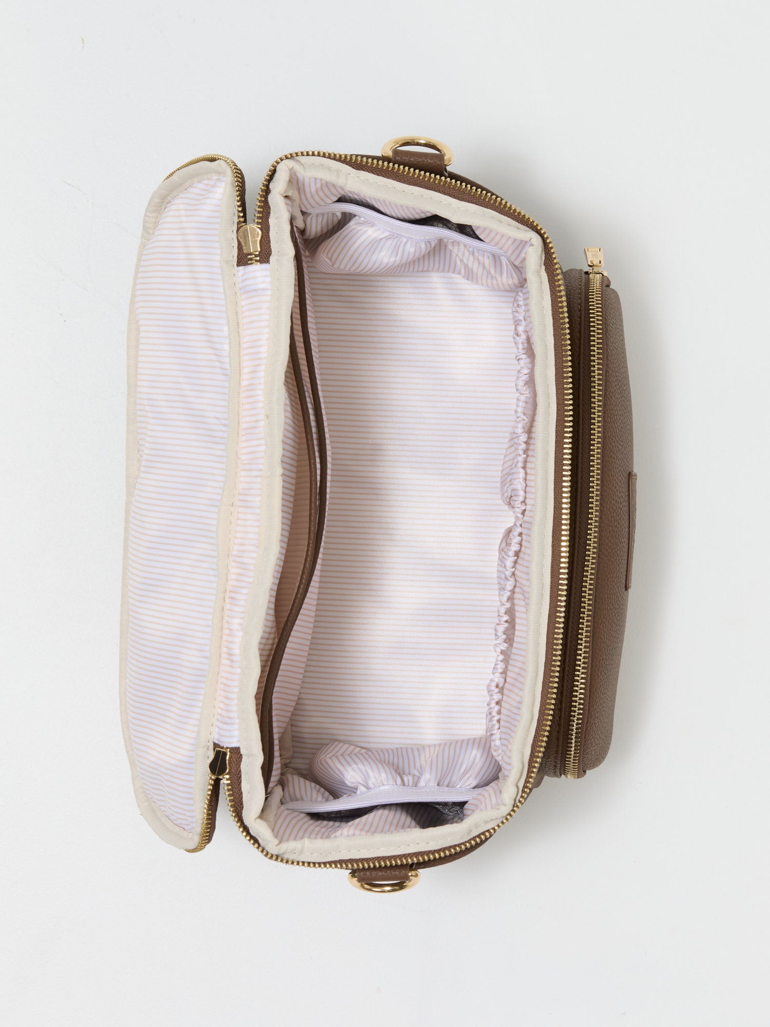 Insulated stroller organiser compartment designed for baby bottles and drink bottles