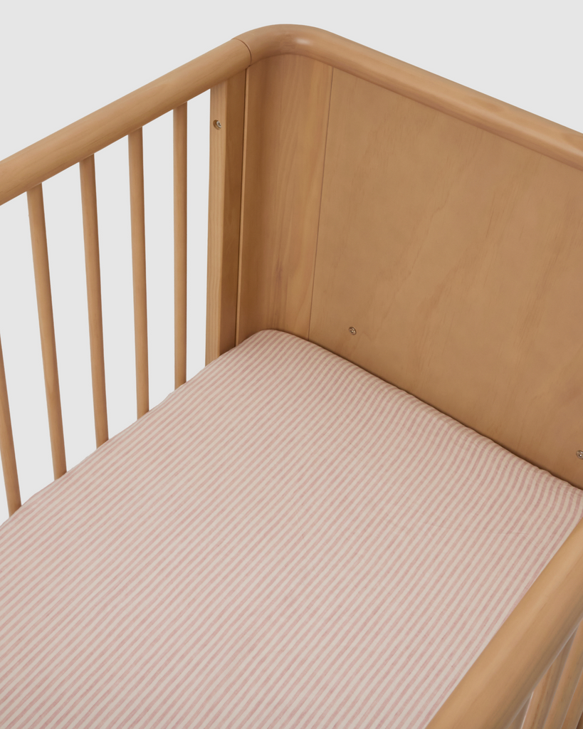 Breathable linen cot sheet for year-round use