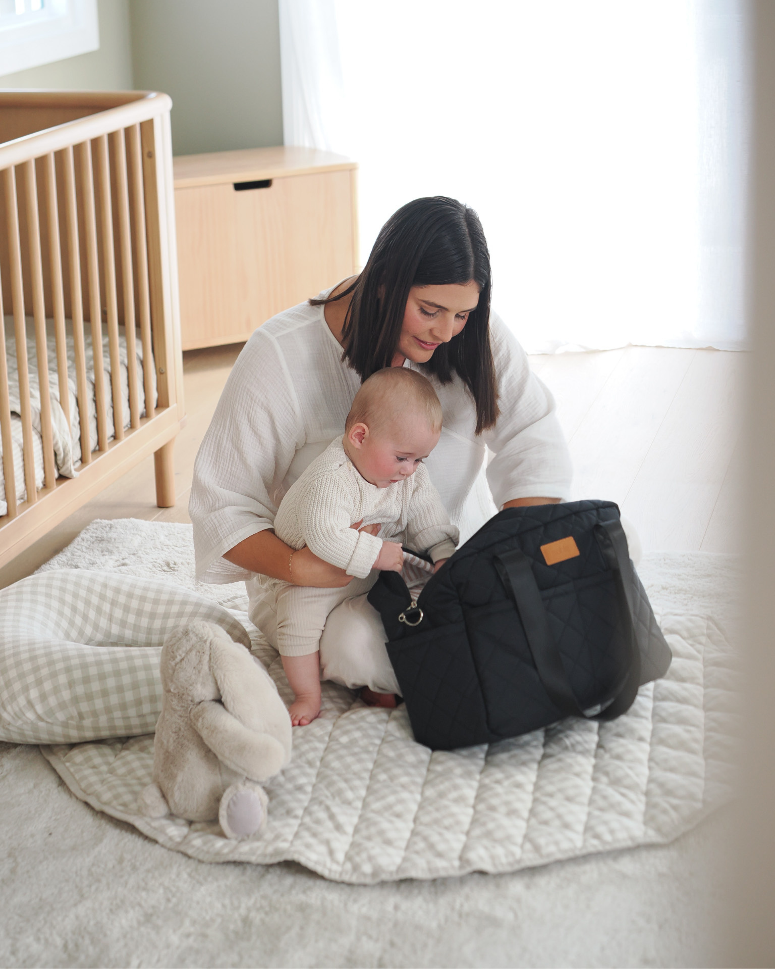 Cushioned baby playmat made from breathable linen