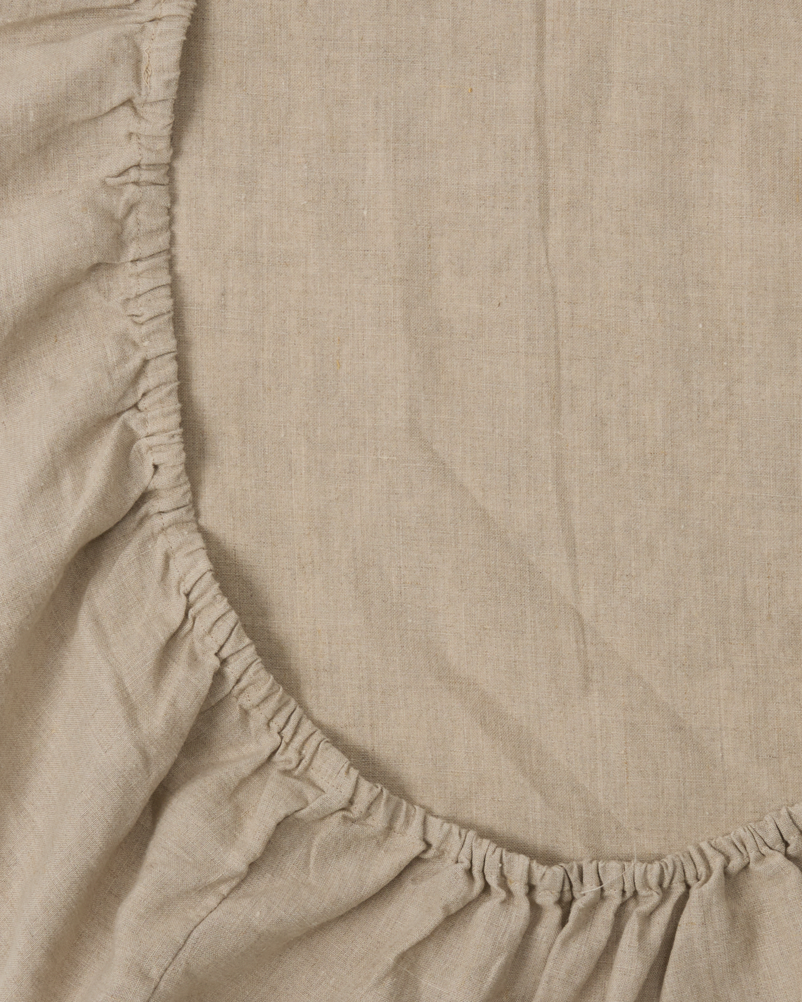 Fitted linen bassinet sheet for newborns