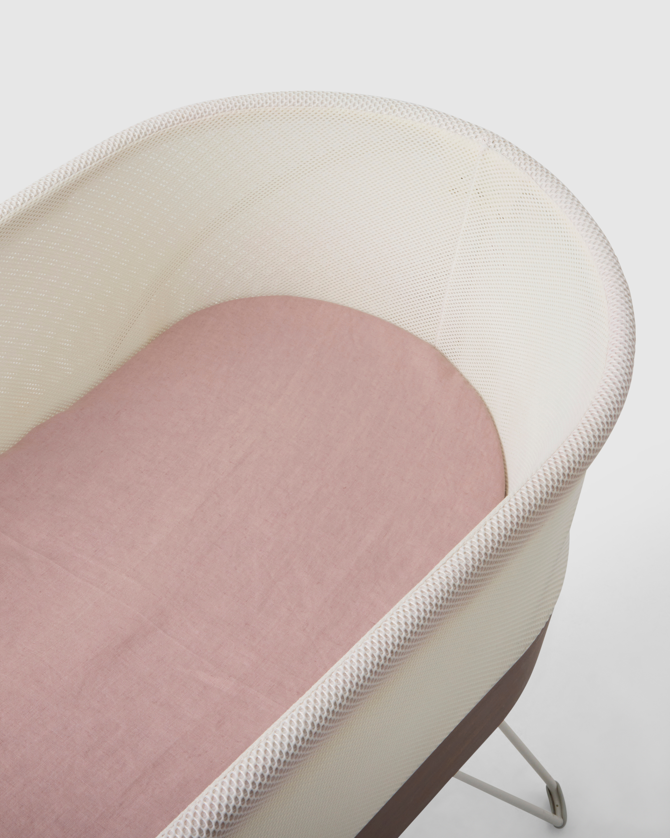 Linen bassinet sheet for sensitive skin