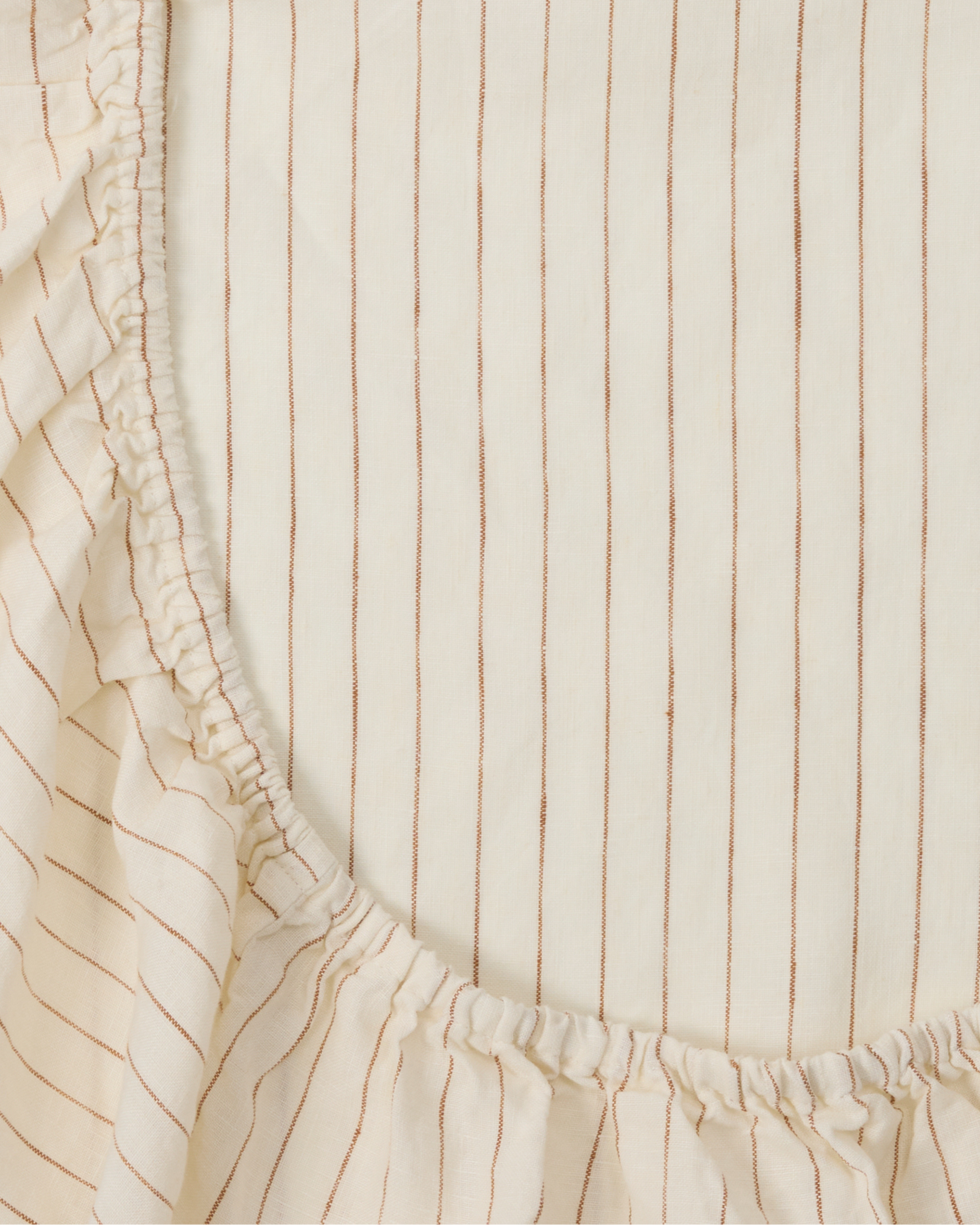 Fitted linen bassinet sheet for newborns