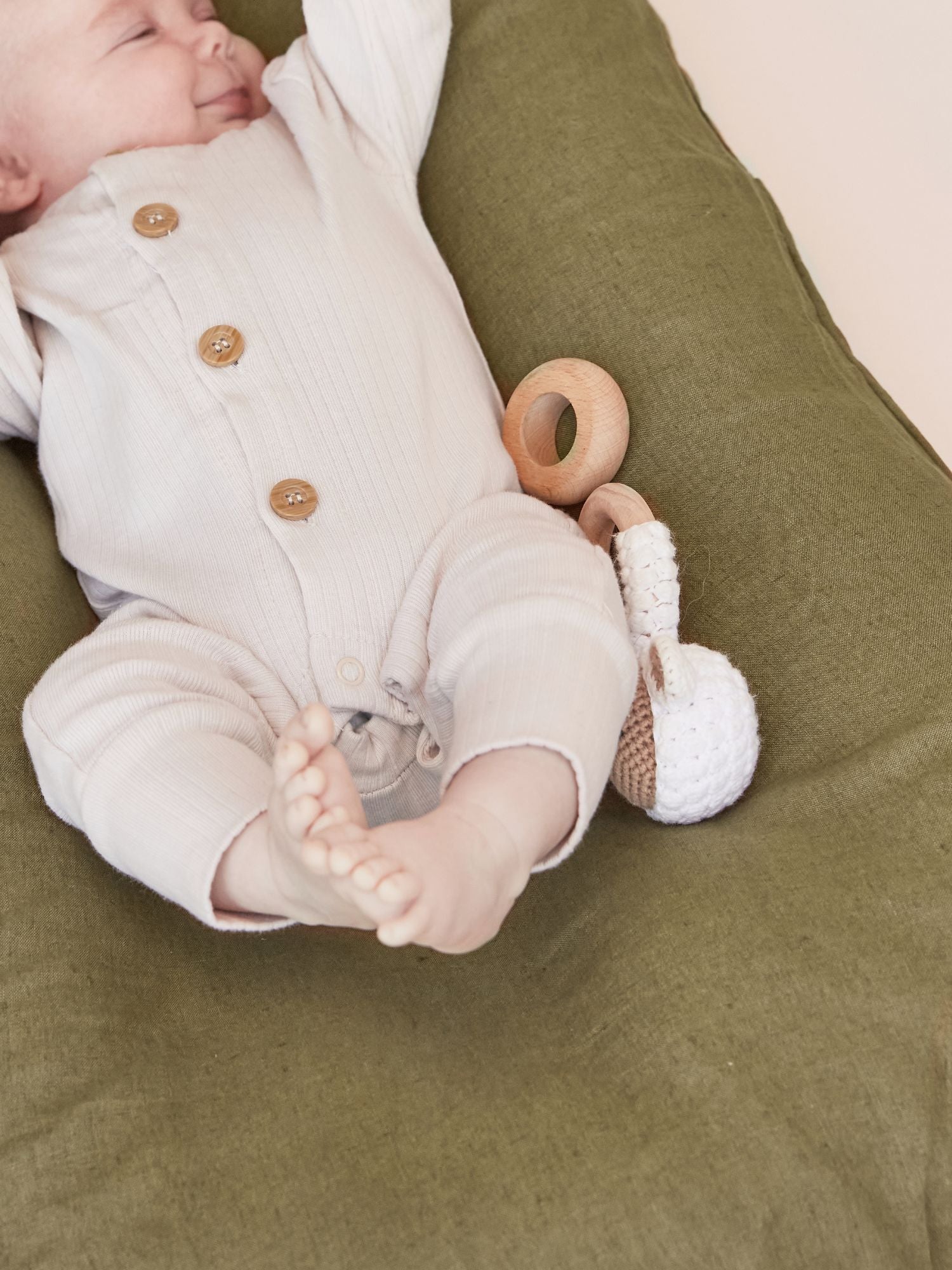 Linen Social Baby Lounger | Olive